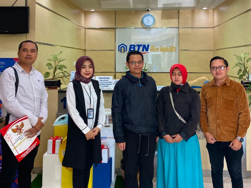 Foto Serah Terima Unit